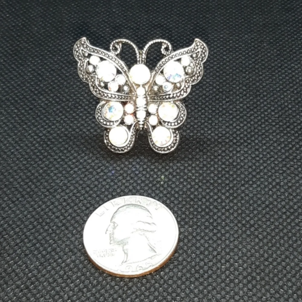 5⭐️ Rated Swarovski Butterfly Ring ~  NWOT